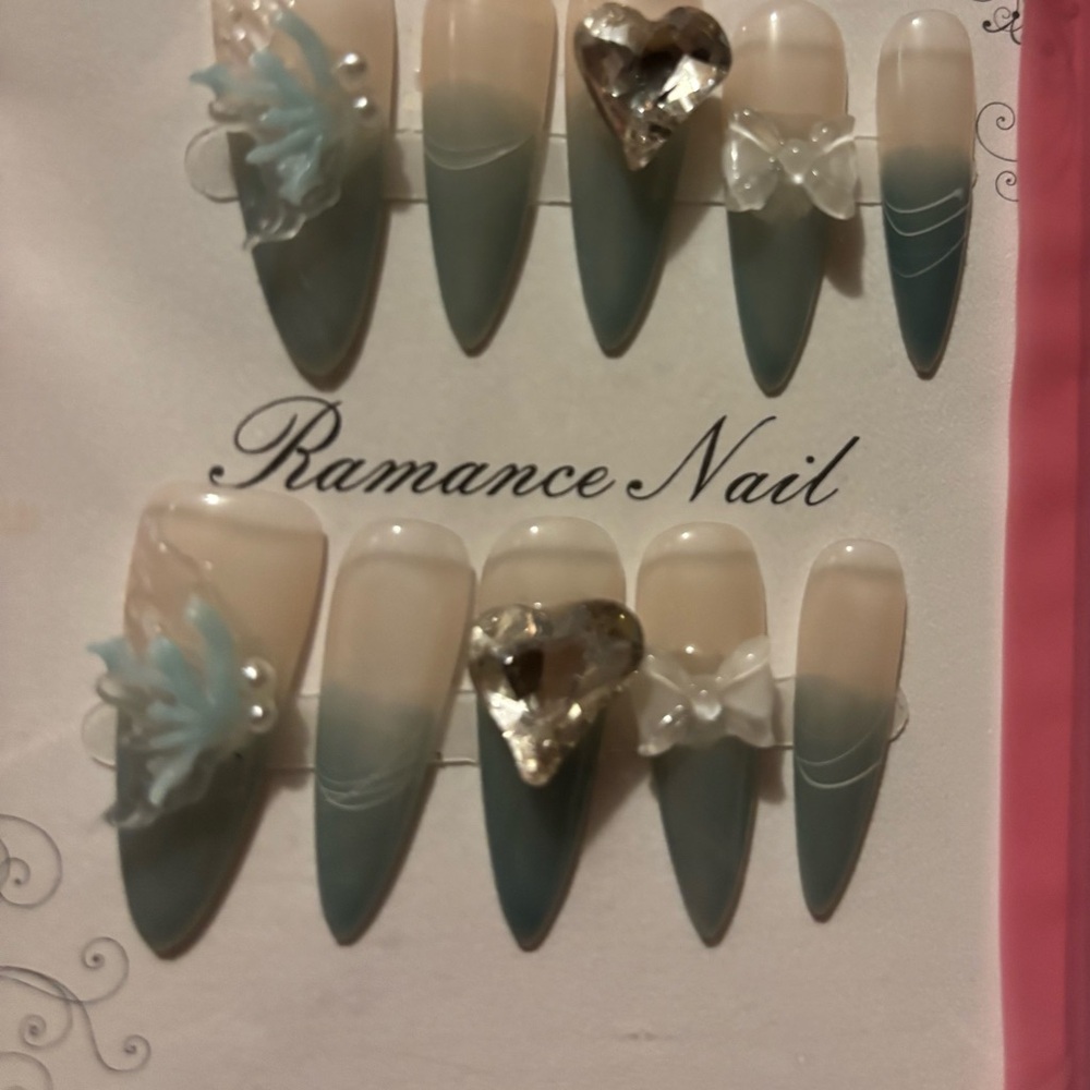 Blue and Cream Ombre Nail Set
